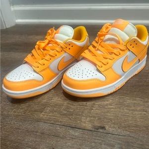 Orange Nike dunks size 7